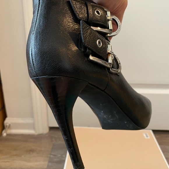 Michael Kors Heels - Picture 6 of 8